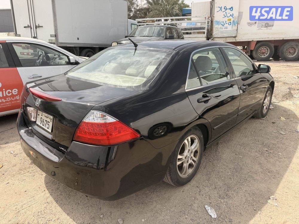 للبيع هوندا اكورد 2007  استعمال يومي1