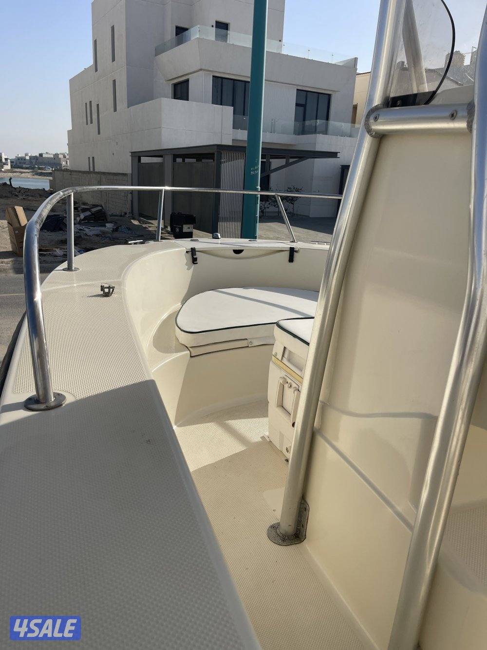 Bayliner Trophy بحالة الوكالة3