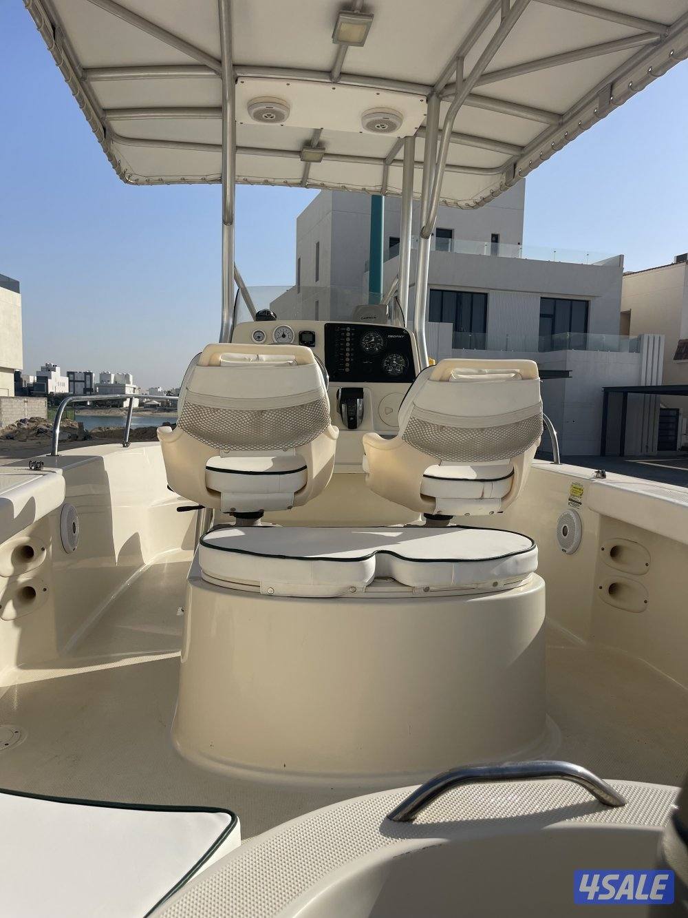 Bayliner Trophy بحالة الوكالة9