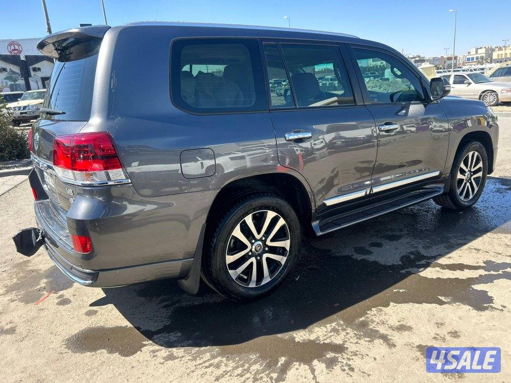 لاند كروزر GX.R-قراند تورينق .V8 موديل 2019 ماشى 232.000 k.m3