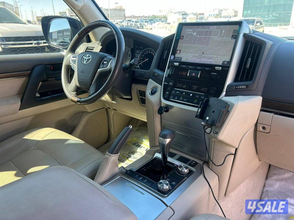 لاند كروزر GX.R-قراند تورينق .V8 موديل 2019 ماشى 232.000 k.m6