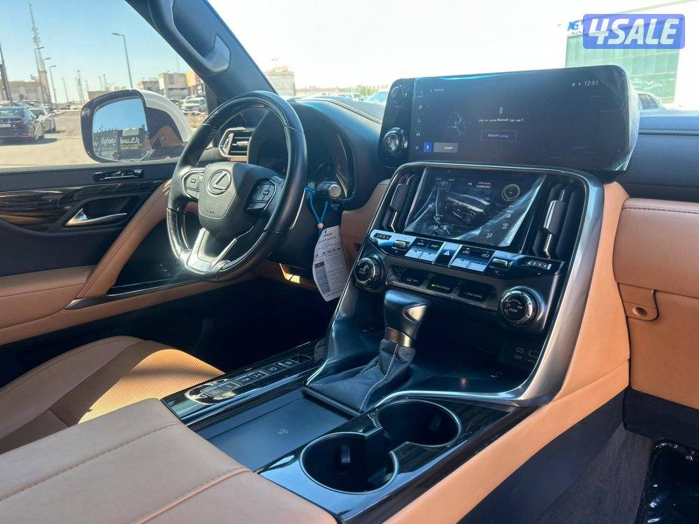 لكزس LX600 درجة ثانيه twinturbo .V6 موديل 2023 ماشى 70.000 k.m7