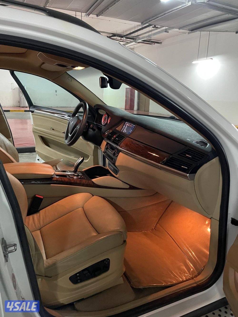 BMW X6 2010 - lightly used/ super clean3