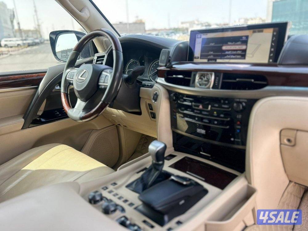 لكزس LX570 درجة اولى  موديل 2017 ماشى 420.000 k.m  وارد الساير.7