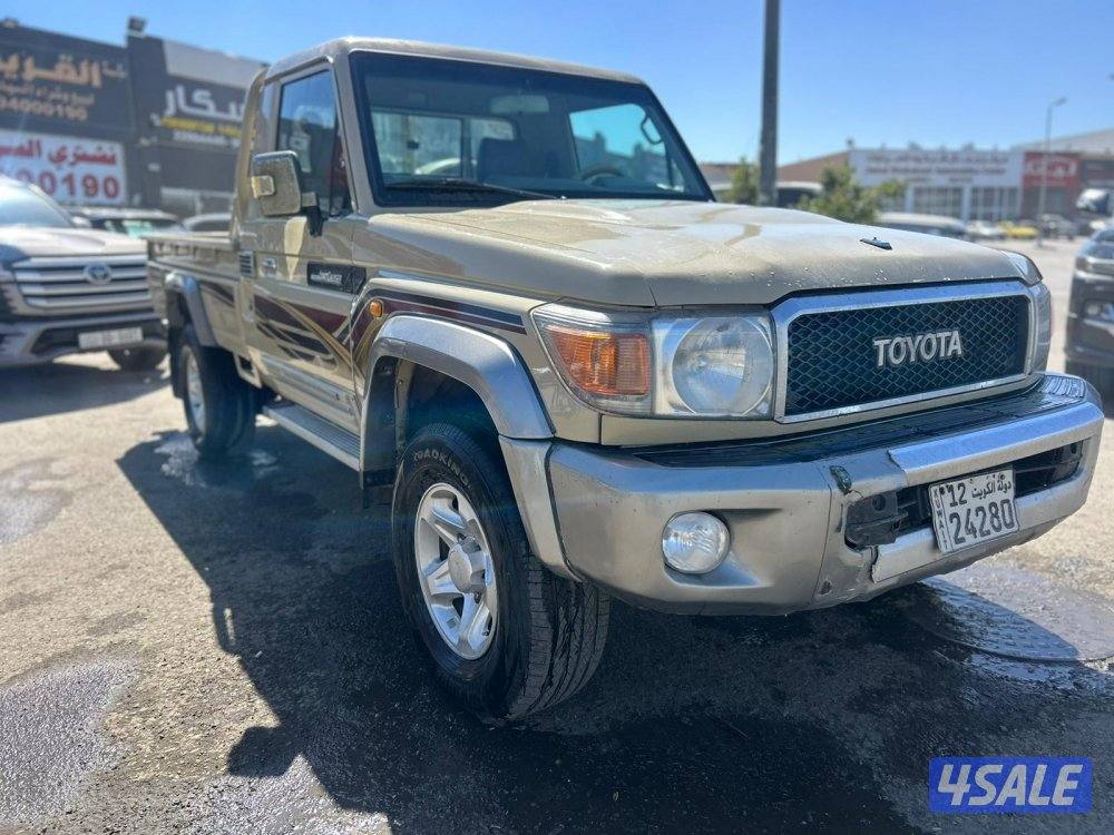 لاند كروزر شاص LX .V6 موديل 2012 ماشى 465.000 k.m وارد الساير .1
