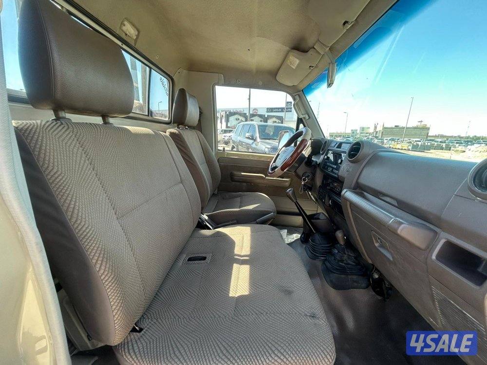 لاند كروزر شاص LX .V6 موديل 2012 ماشى 465.000 k.m وارد الساير .4