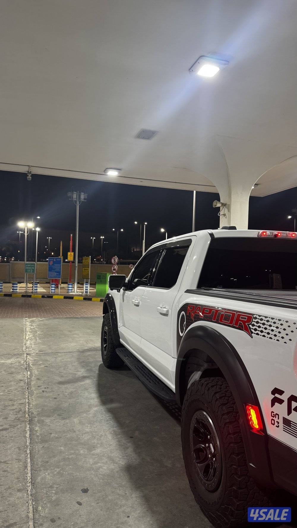 Ford F150 Raptor 352