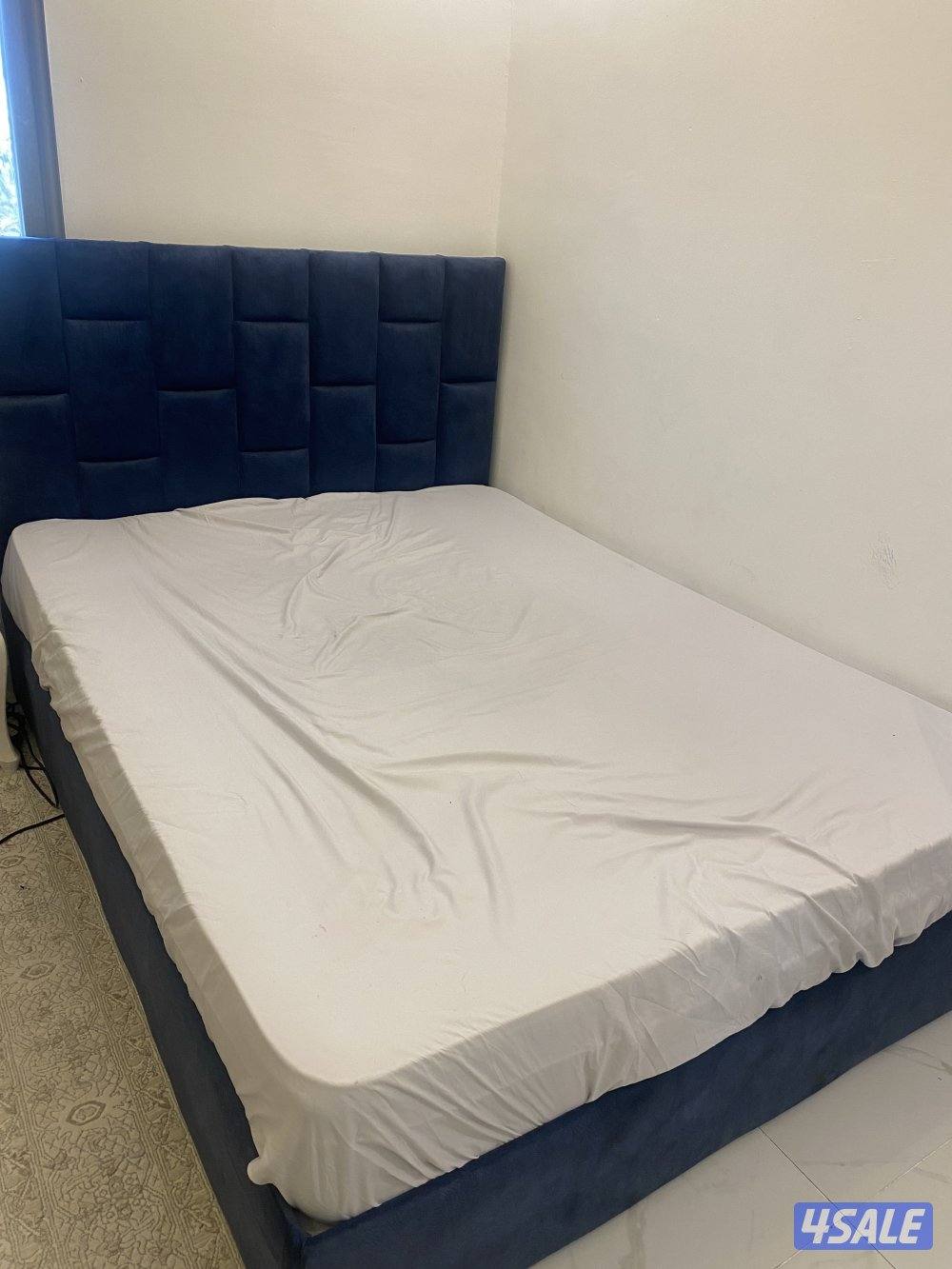 سرير مع مرتبة طبية2