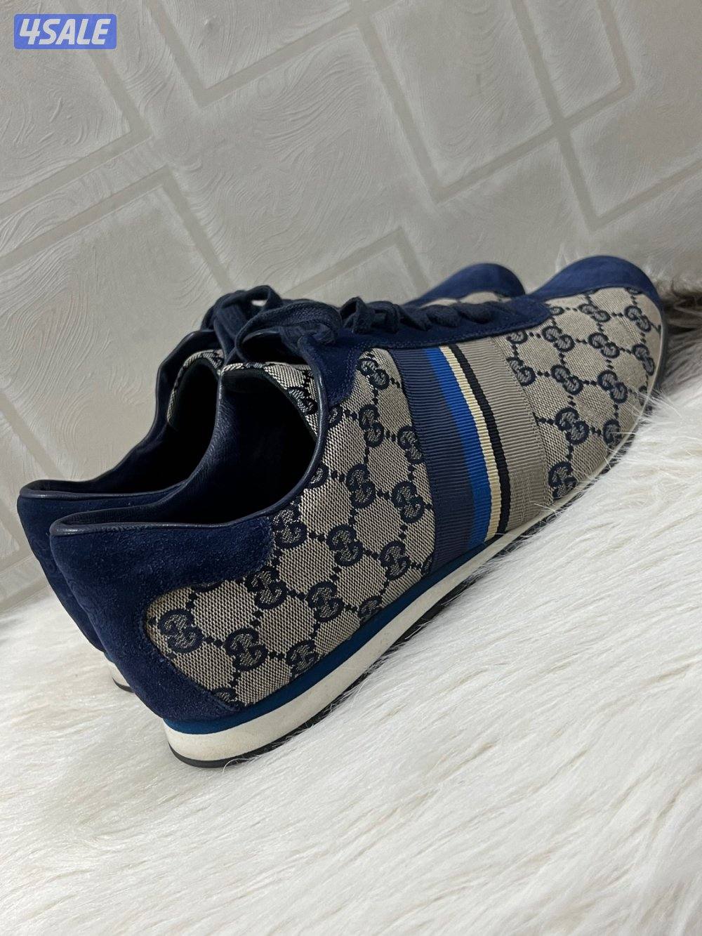 جوتيين قوتشي مقاس ٤٤3