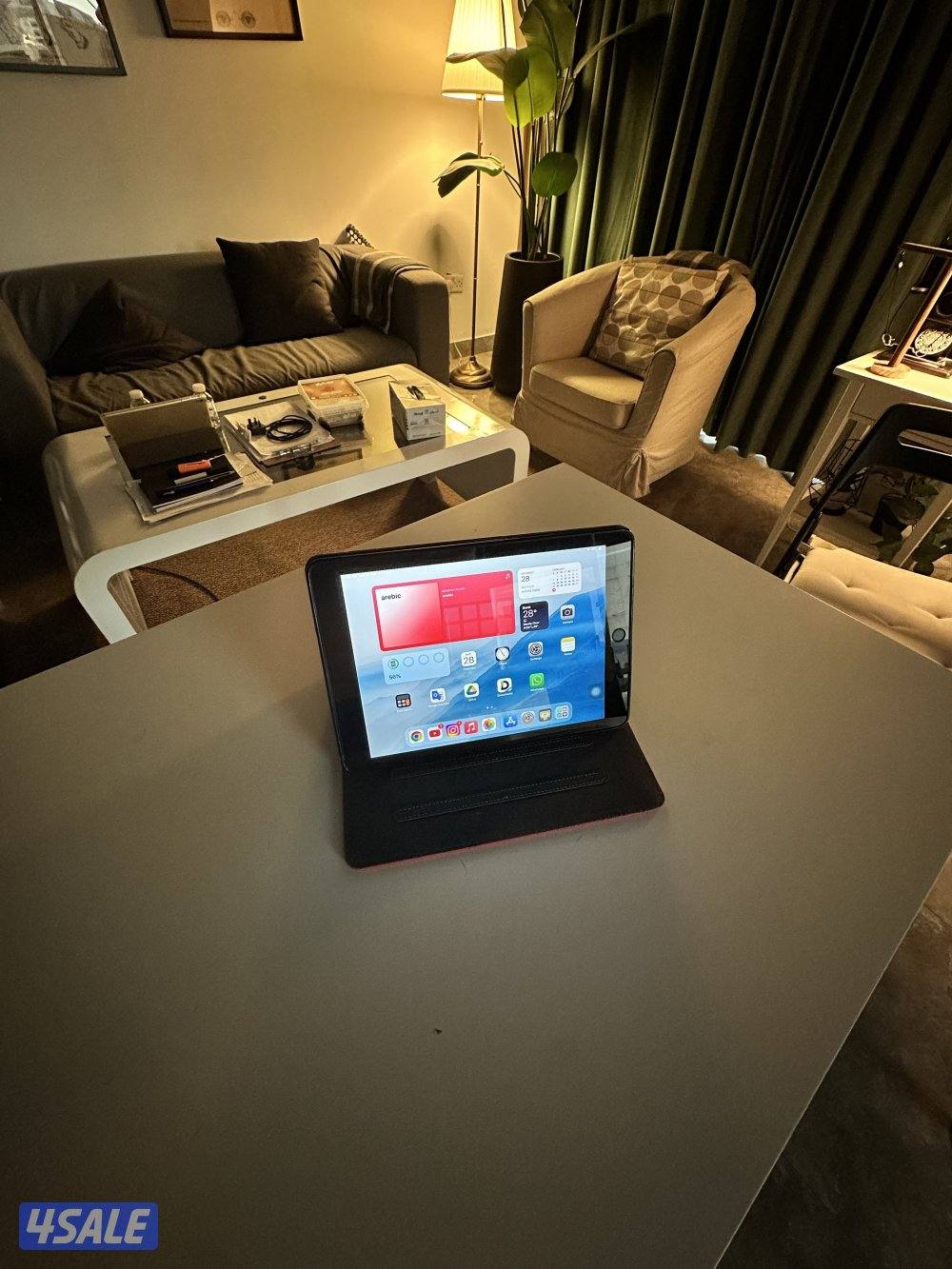 Premium Condition iPad Air 2 – 128GB Silver – Like New0