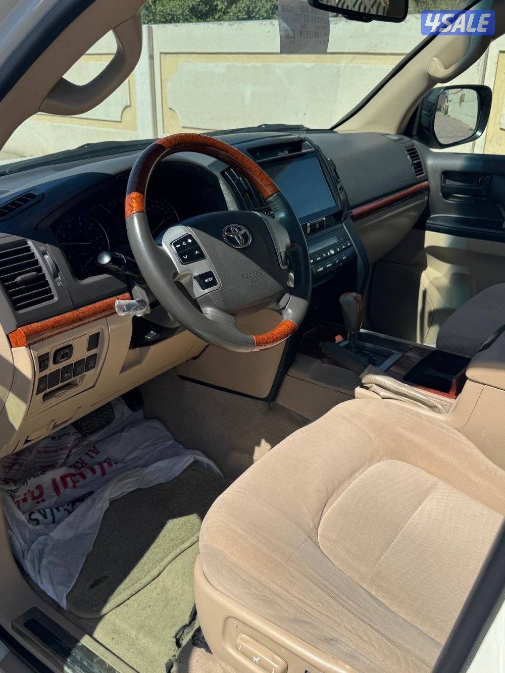 لاندكروزر موديل 20136