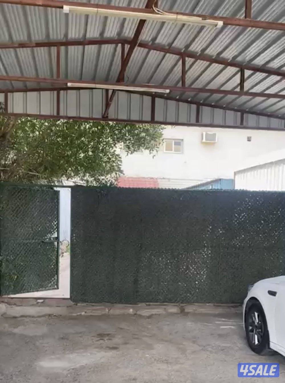 للايجار دور ارضي مع دور اول القصر قطعة 4ب0