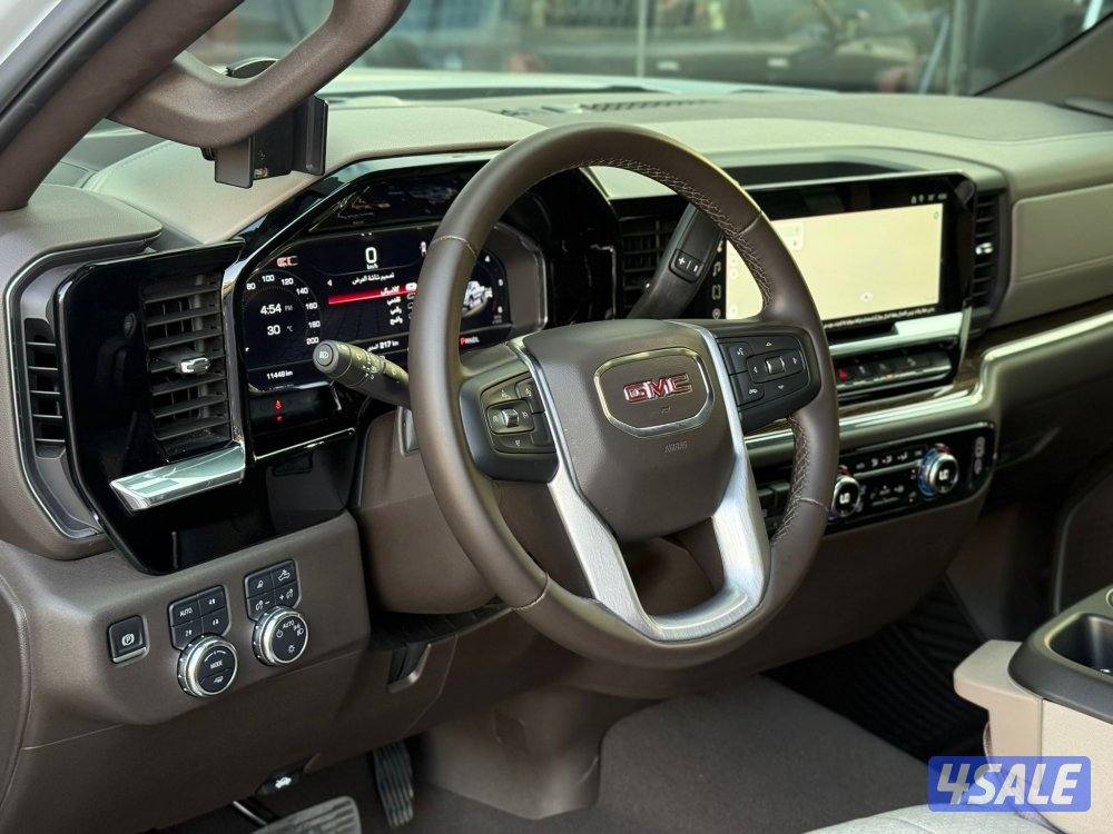 GMC SIERRA SLE 4*4 _2024 عداد 11 الف فقط6