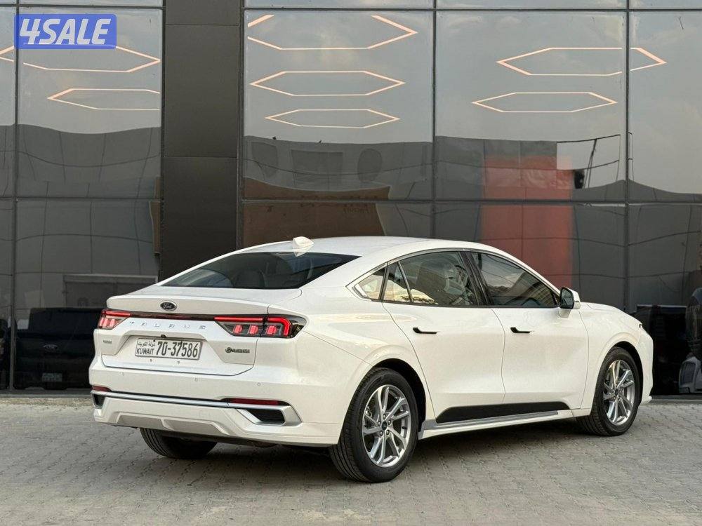 FORD TAURUS _2023 عداد 34 الف فقط4