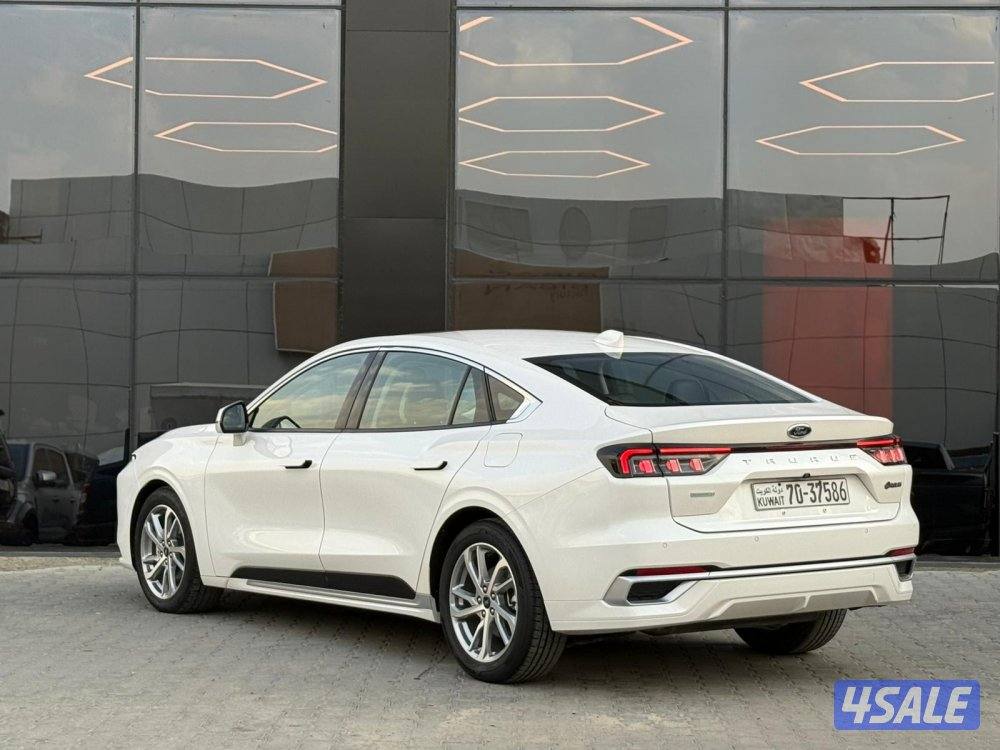 FORD TAURUS _2023 عداد 34 الف فقط3