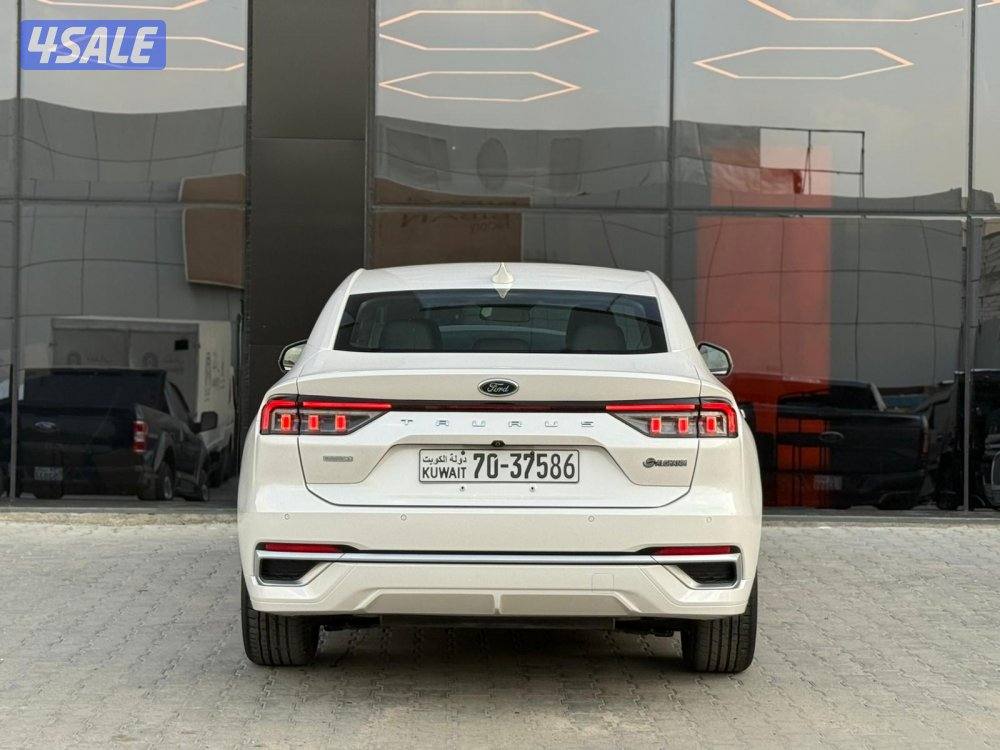 FORD TAURUS _2023 عداد 34 الف فقط5