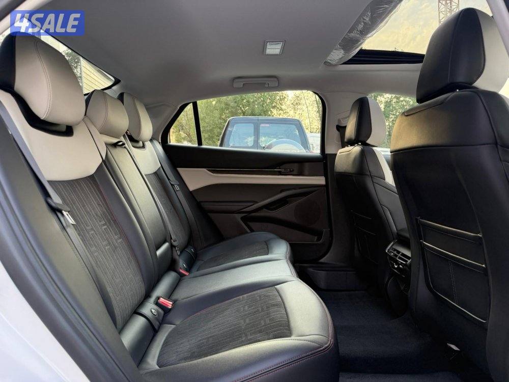 FORD TAURUS _2023 عداد 34 الف فقط9