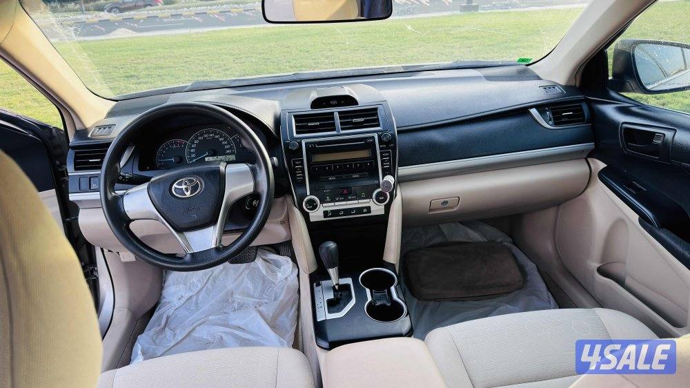 للبيع تويوتا كامري موديل 2014 بحالة ممتازة6