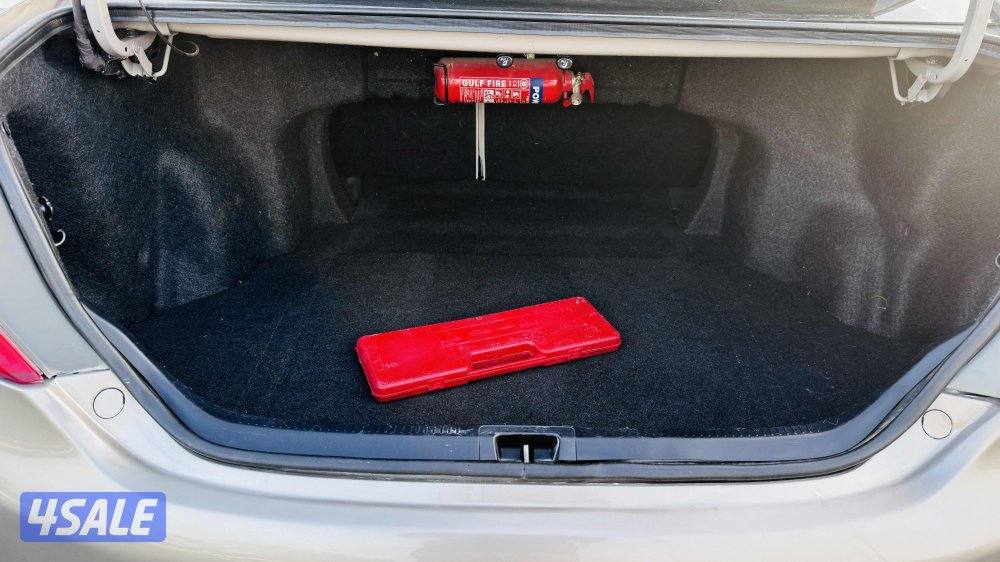 للبيع تويوتا كامري موديل 2014 بحالة ممتازة11