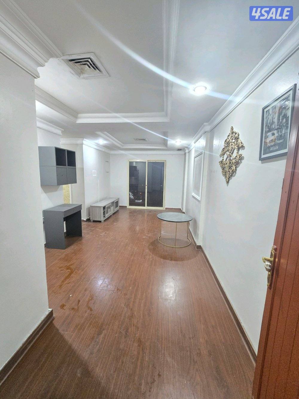 شقه للايجار غرفه وصاله وحمام ومطبخ شامل كل شيء الكهربه والميه والصيانه0