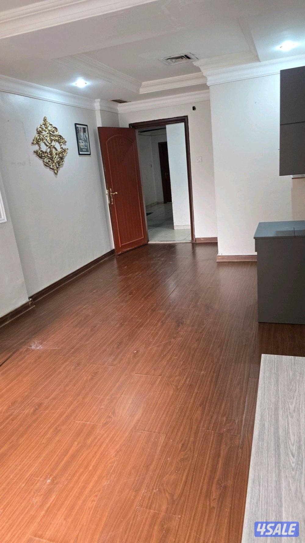 شقه للايجار غرفه وصاله وحمام ومطبخ شامل كل شيء الكهربه والميه والصيانه9