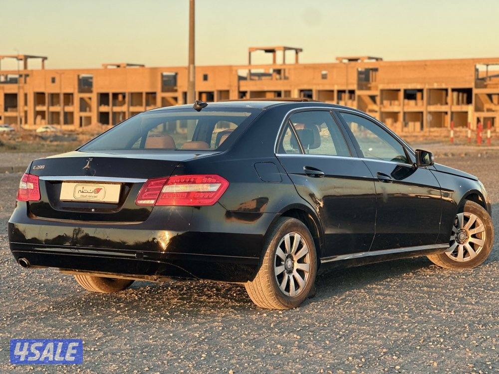 للبيع مرسيدس E200موديل20132