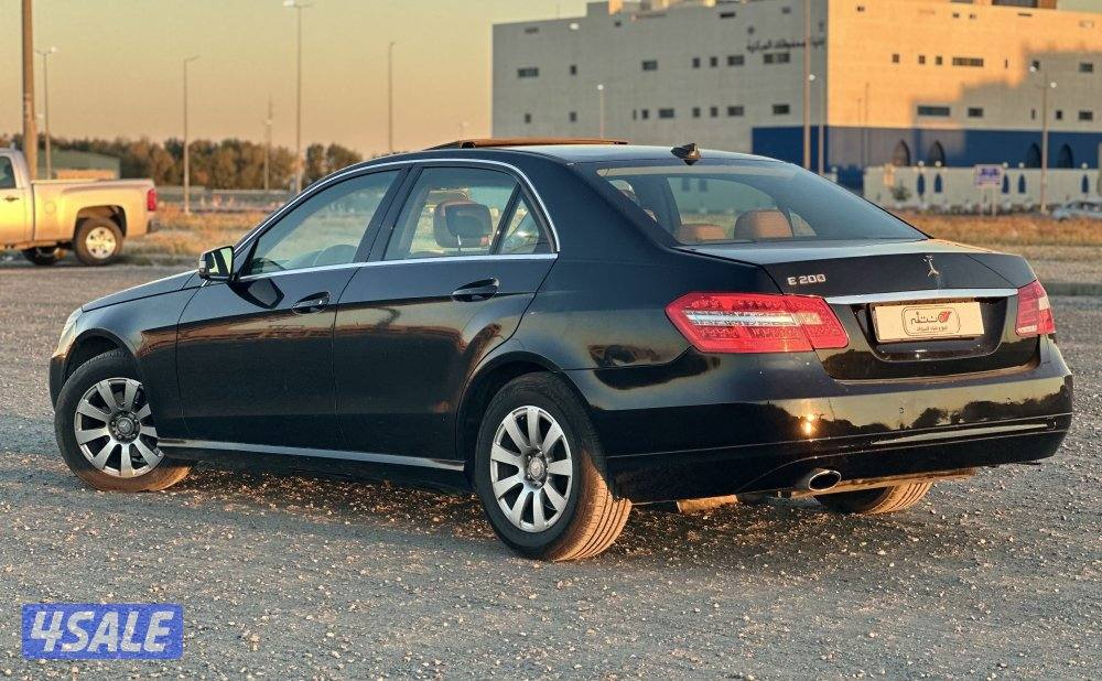للبيع مرسيدس E200موديل20137