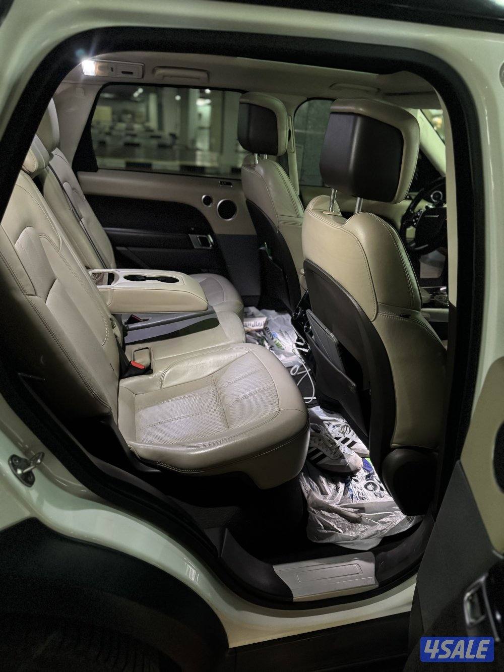 رنج روفر سيورت ٦ سلندر سوبر جارجر موديل ٢٠١٨ اللون ابيض موديل ٢٠١٨3