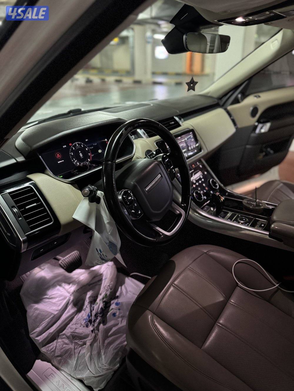 رنج روفر سيورت ٦ سلندر سوبر جارجر موديل ٢٠١٨ اللون ابيض موديل ٢٠١٨7