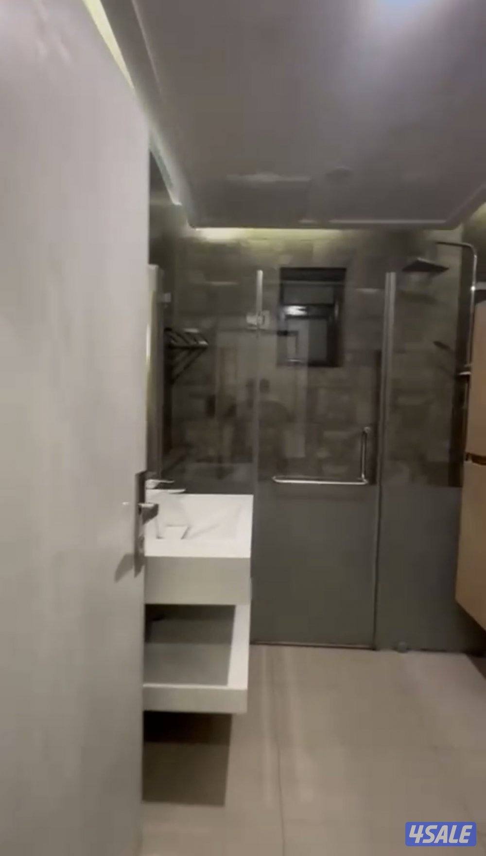 للايجار دور ارضي الفنيطيس ق4 مع حديقة3