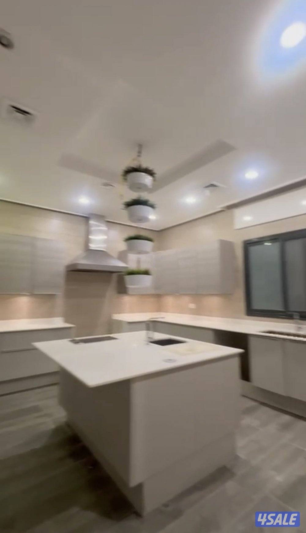 للايجار دور ارضي الفنيطيس ق4 مع حديقة4