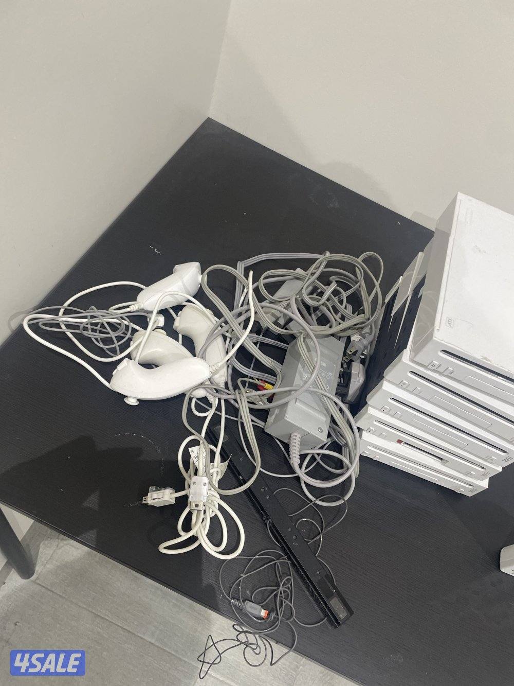 ٥ اجهزة wii مع اغلب اكسسواراتها3