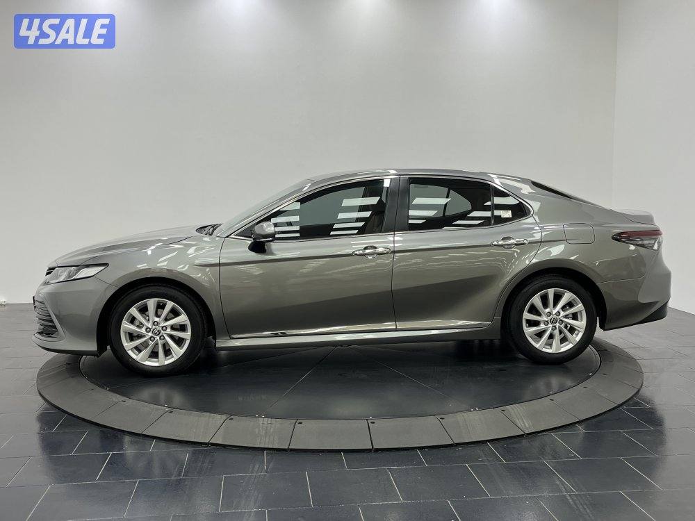 TOYOTA CAMRY GLE 4 CYL MID OPTION2