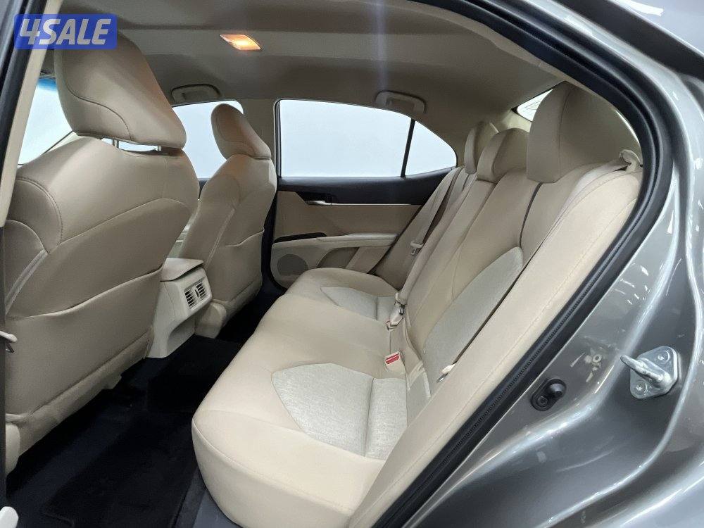 TOYOTA CAMRY GLE 4 CYL MID OPTION3