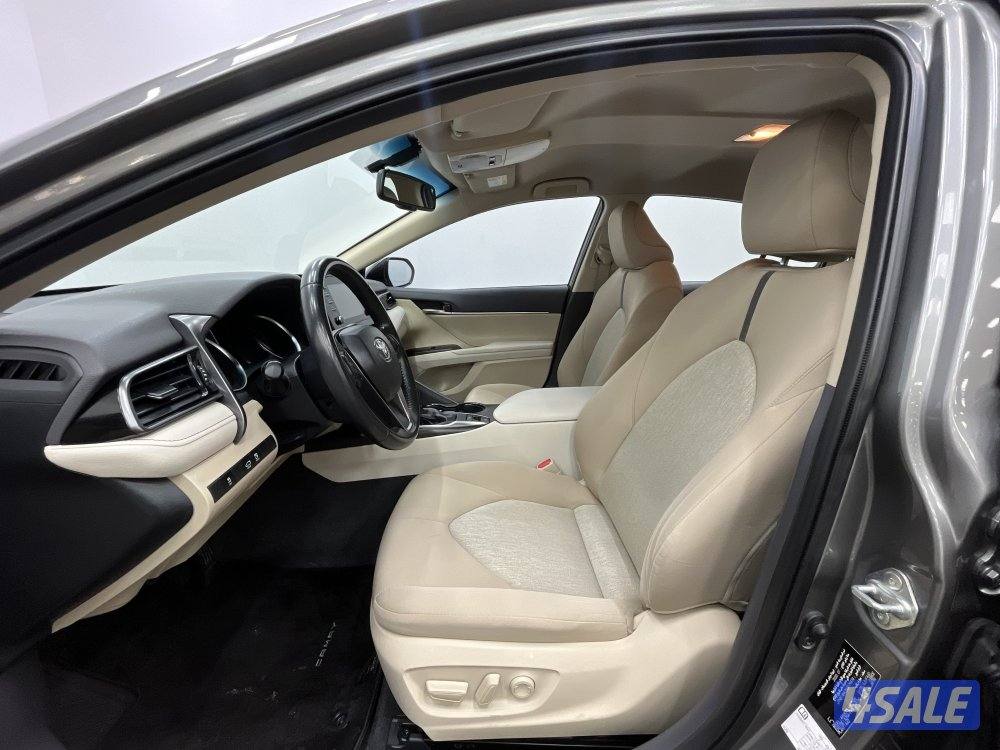 TOYOTA CAMRY GLE 4 CYL MID OPTION4