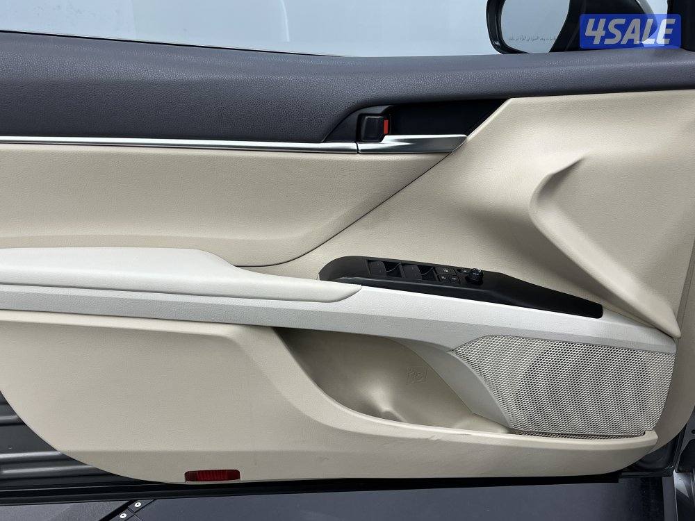 TOYOTA CAMRY GLE 4 CYL MID OPTION10