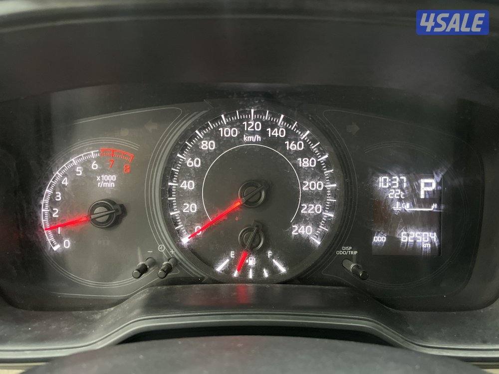 TOYOTA COROLLA 1.6L STANDARD OPTION6