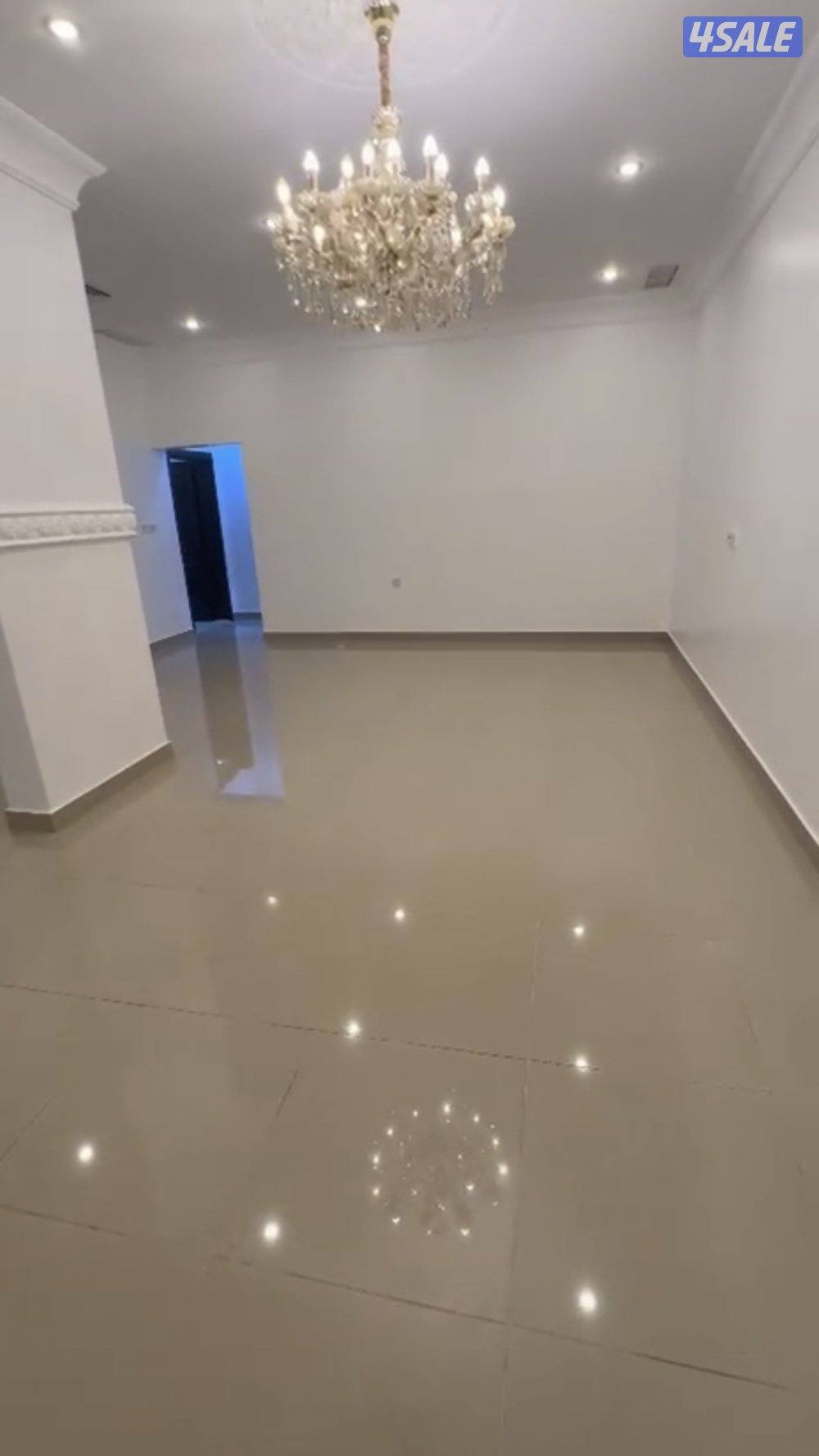 للايجار شقة في ابو فطيرة ق20