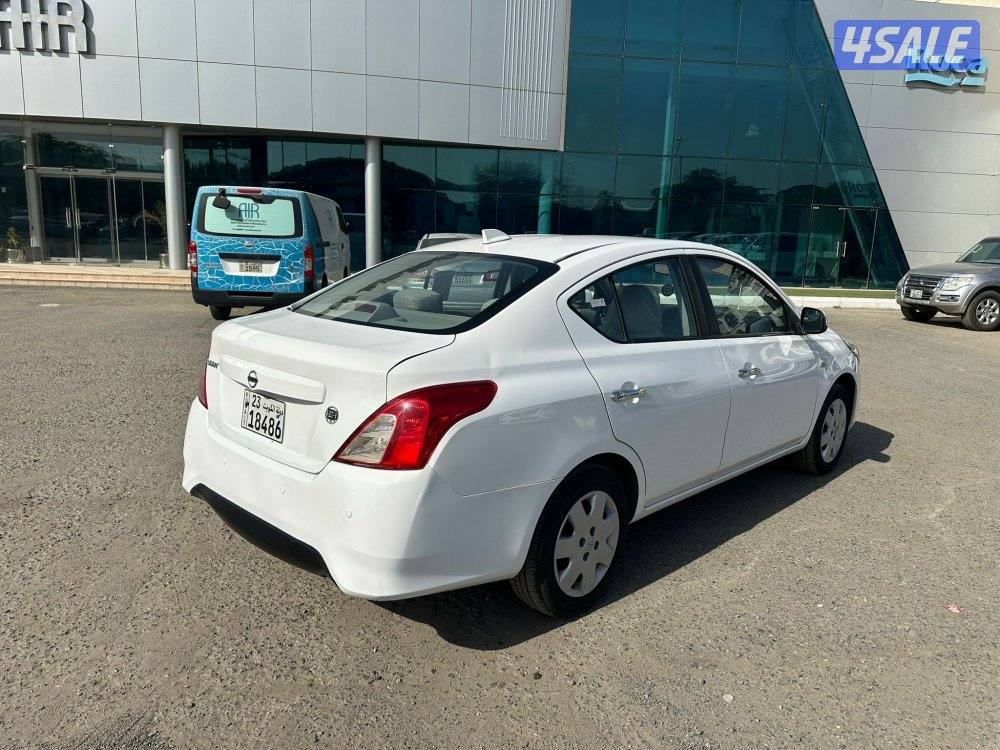 للبيع. نيسان صني 20241