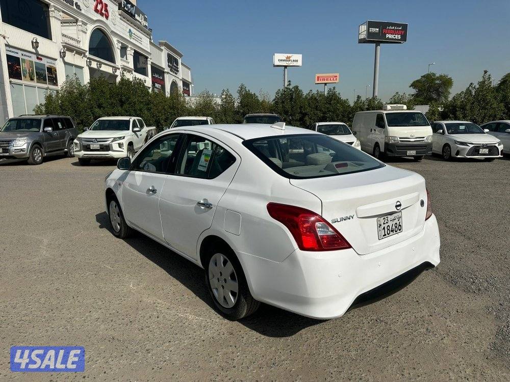 للبيع. نيسان صني 20243