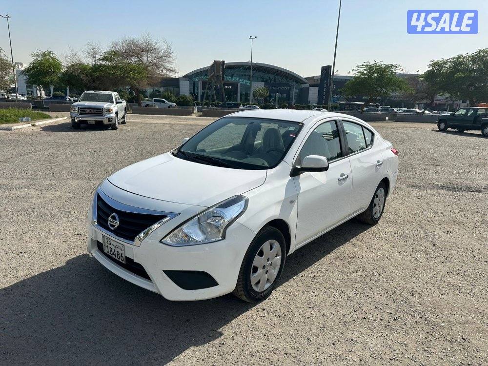 للبيع. نيسان صني 20244