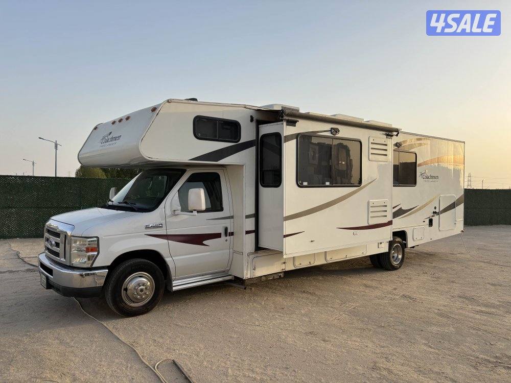 كرفان 31 قدم كلاسC موديل ٢٠١٢ ماشي ٣٥ الف كيلو فقط0