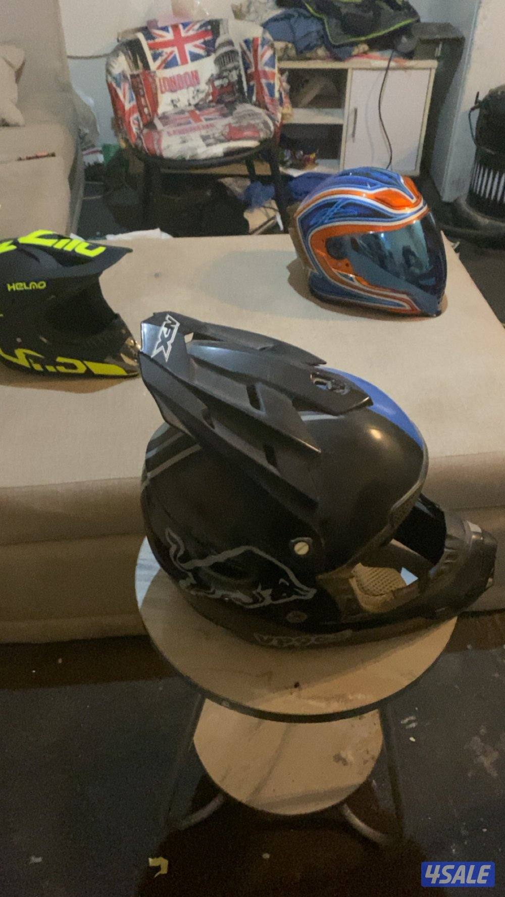 خوذ بحالة ممتازة0