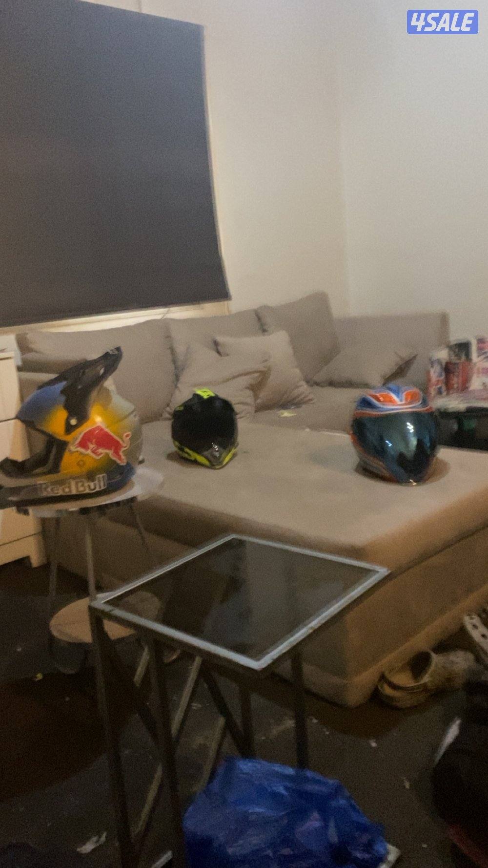 خوذ بحالة ممتازة1