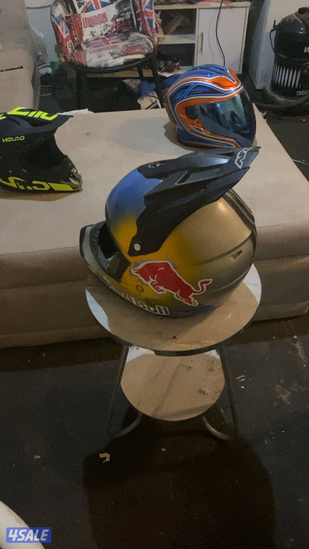 خوذ بحالة ممتازة2