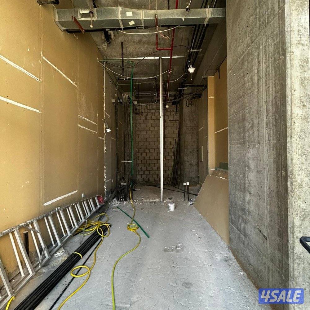 محل تجاري مع فترة سماح للإيجار في الشرق0