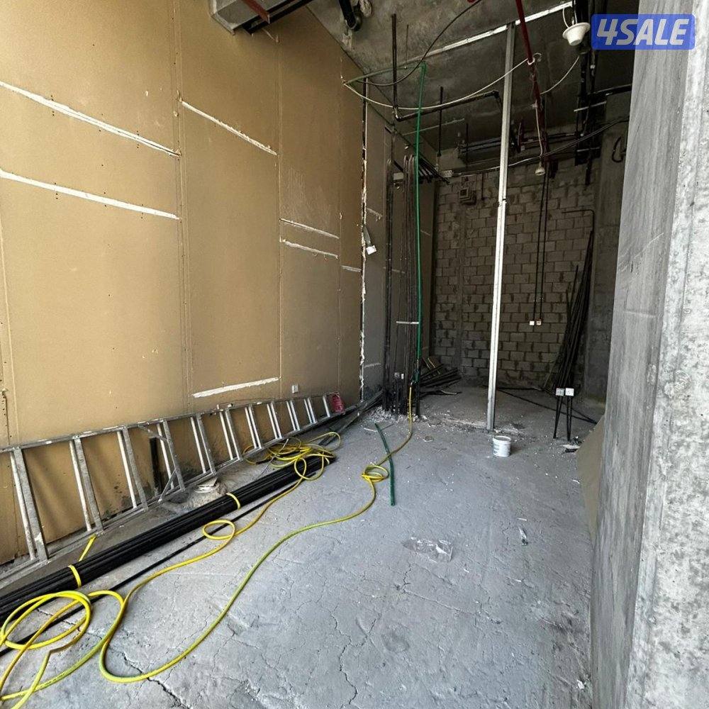 محل تجاري مع فترة سماح للإيجار في الشرق1