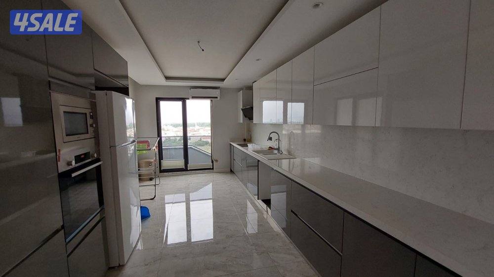 للبيع شقة في مجمع الداون تاون إطلالة الجبل3