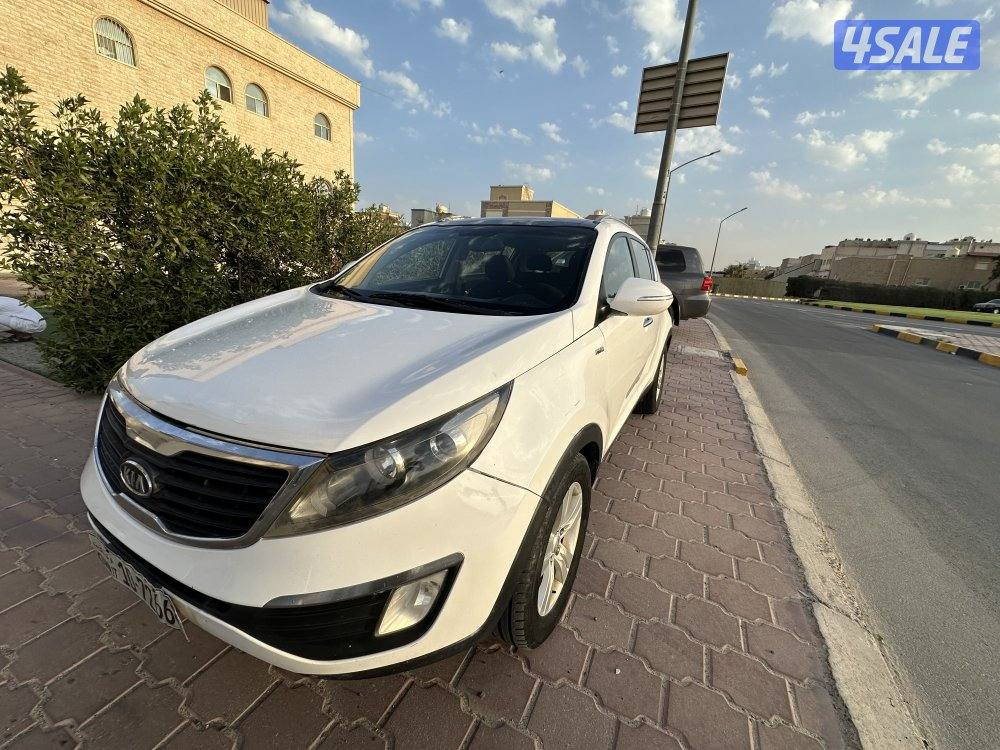 كيا سبورتاج كامل المواصفات 4*4 بانوراما  2400 cc موديل 2012 شرط الفحص3