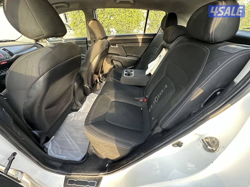 كيا سبورتاج كامل المواصفات 4*4 بانوراما  2400 cc موديل 2012 شرط الفحص6